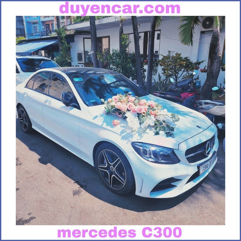 Thuê xe cưới Mercedes C300